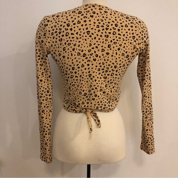 ARITZIA Sunday Best leopard print wrap crop top. Size S. - Picture 5 of 9